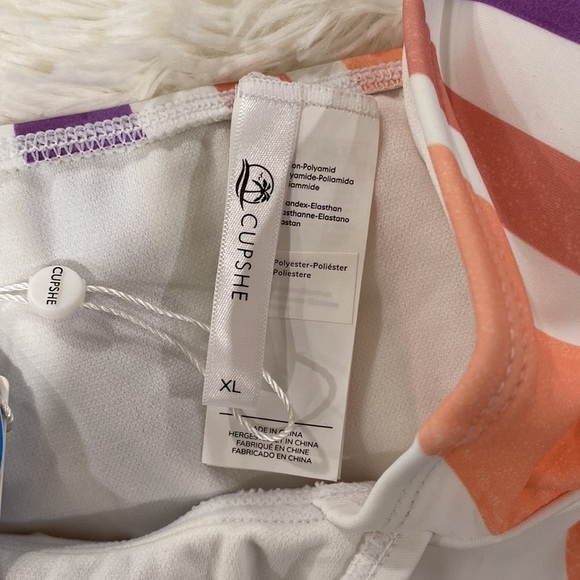 NWT Cupshe Women’s one piece striped swimsuit suit with 4 way stretch fabric - Picture 5 of 5